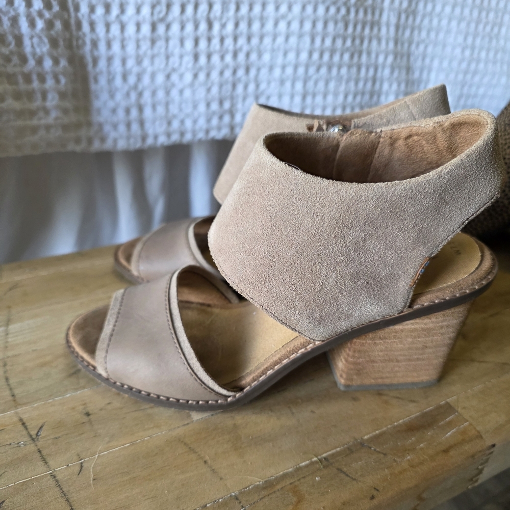 Toms Tan Suede Block Heel Sandals